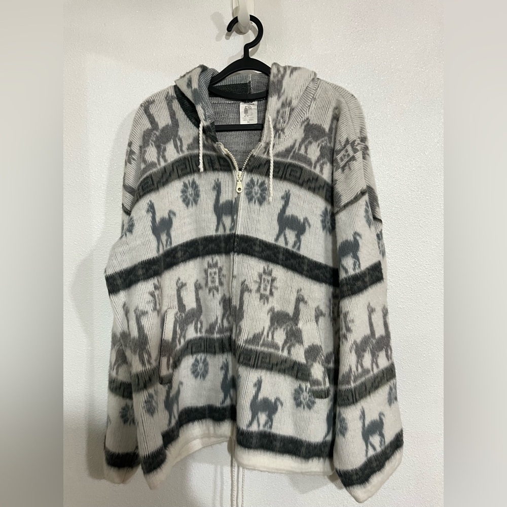 ALY MARKA 100% WOOL M llama print gray and white hoodie like new